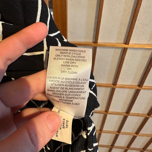 Cowl Neck Check Pattern Sleeveless Blouse - Picture 4 of 11